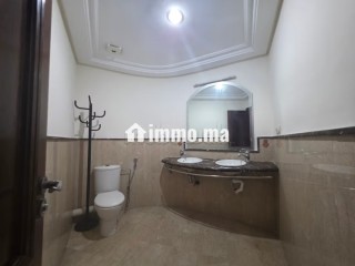 Grand appartement dernier étage exposé Sud - Appartement à louer - Casablanca