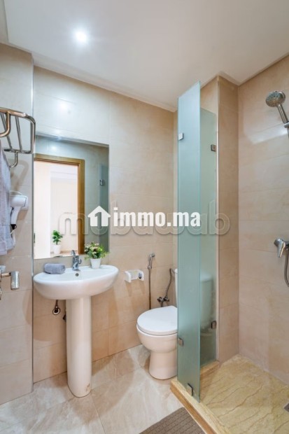 Appartement à louer à Hivernage.
Surface de 80 m².
Meublé - Location Immobilier - Marrakech - photo 3