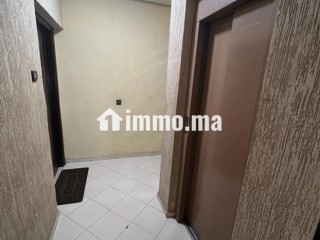 Appartement confortable à prix accessible - Appartement à vendre - Casablanca