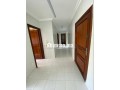 Appartement derrière ghandi mall - miniature 2