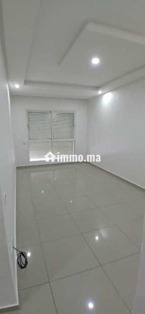 Appart vide - refait à neuf - résidence sécur - Location Immobilier - Mohammedia - photo 3