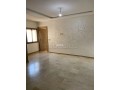 au-quartier-hopitaux-apprt-vide-a-louer-small-2