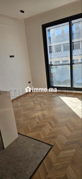 Bel studio vide en location à Palmier. 1 belle chambre. Porte sécurisée et chauffage central - Location Immobilier - Casablanca - photo 2