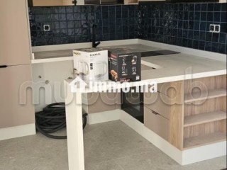 Bel studio vide en location à Palmier. 1 belle chambre. Porte sécurisée et chauffage central - Appartement à louer - Casablanca