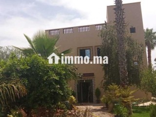 Villa avec Piscine sur 1400m2 Proche Marrakech - Villa à vendre - Marrakech