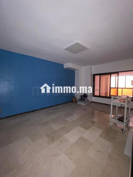 Beaux bureaux duplex à louer à Guéliz. Superficie 130 m². Conciergerie à disposition, système de climatisation - Location Immobilier - Marrakech - photo 5