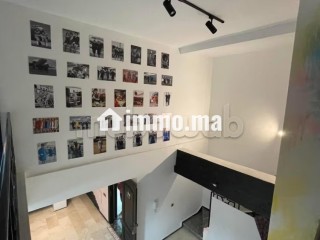 Beaux bureaux duplex à louer à Guéliz. Superficie 130 m². Conciergerie à disposition, système de climatisation - Bureau à louer - Marrakech