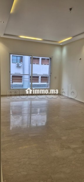 À louer – Bel appartement non meublé au Triangle d’Or - Location Immobilier - Casablanca - photo 3