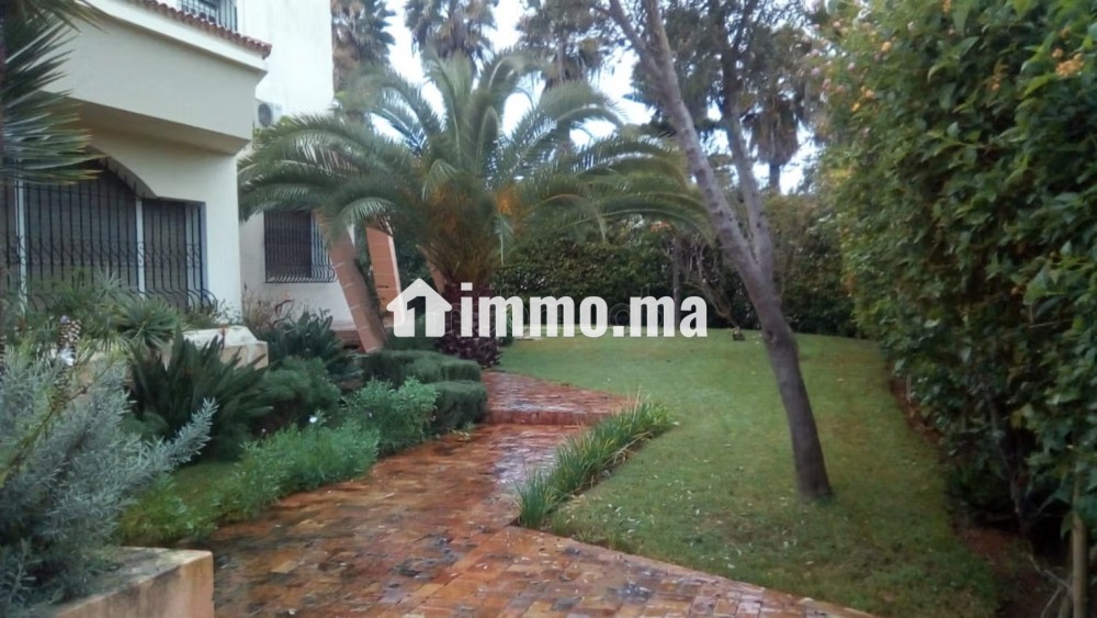 À louer villa avec piscine à Souissi - Location Immobilier - Rabat - photo 1