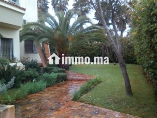 a-louer-villa-avec-piscine-a-souissi