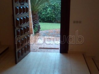 À louer villa avec piscine à Souissi - Villa à louer - Rabat