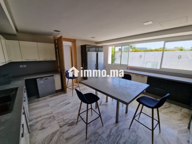 a-louer-superbe-villa-haut-standing-a-souissi-big-15