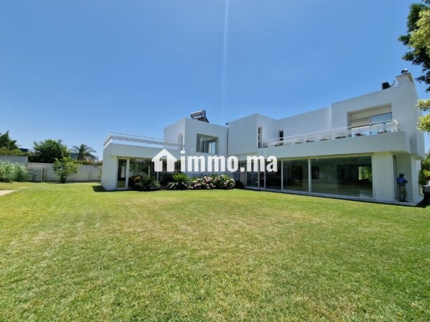 a-louer-superbe-villa-haut-standing-a-souissi-big-2
