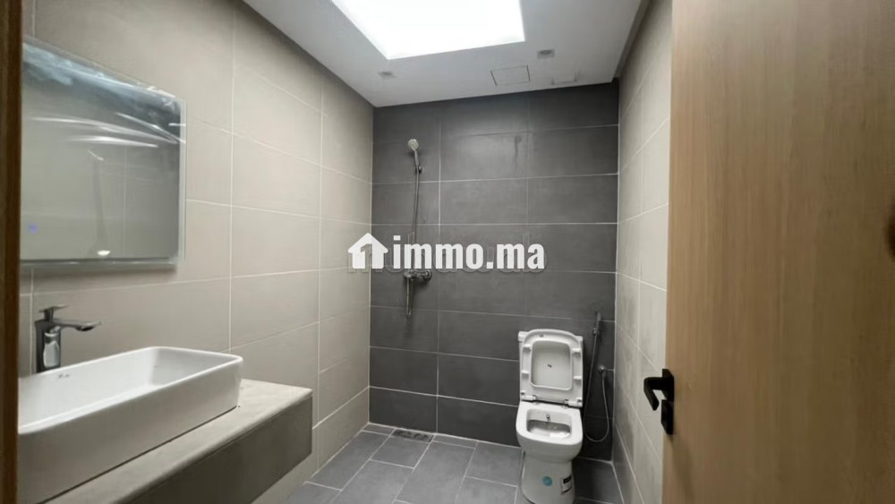 Villa neuve à louer à Harhoura – Résidence sécurisée - Location Immobilier - Temara - photo 3