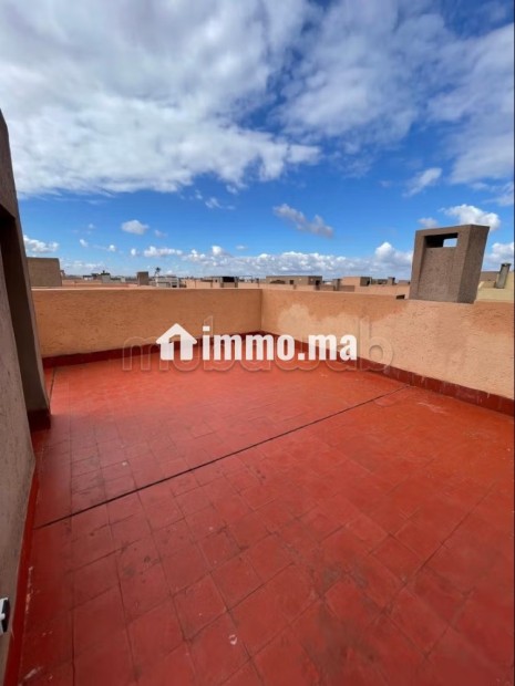 Magnifique villa à vendre à Hay Targa.
Superficie 242 m².
Places de stationnement et terrasse - Vente Immobilier - Marrakech - photo 6