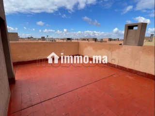 Magnifique villa à vendre à Hay Targa.
Superficie 242 m².
Places de stationnement et terrasse - Villa à vendre - Marrakech