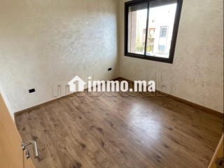 Magnifique villa à vendre à Hay Targa.
Superficie 242 m².
Places de stationnement et terrasse - Villa à vendre - Marrakech