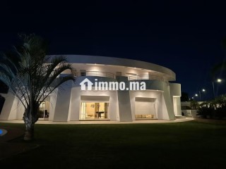 Villa de haut standing à louer à Souissi. 5 pièces confortables. Air conditionné et cheminée - Villa à louer - Rabat
