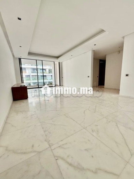 Superbe appartement vide avec terrasse à louer - Location Immobilier - Casablanca - photo 2