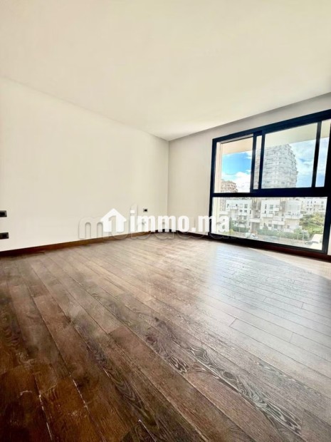 Superbe appartement vide avec terrasse à louer - Location Immobilier - Casablanca - photo 5