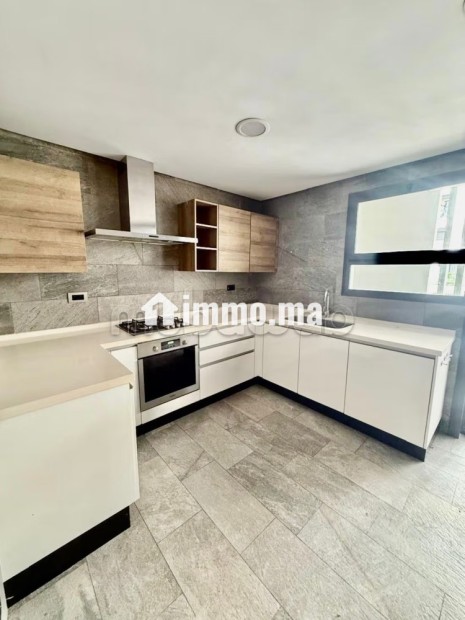 Superbe appartement vide avec terrasse à louer - Location Immobilier - Casablanca - photo 8