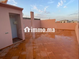 Immeuble 3 étages Café à Hay Al Bahja.
Superficie 250 m².
Air conditionné - Appartement à vendre - Marrakech