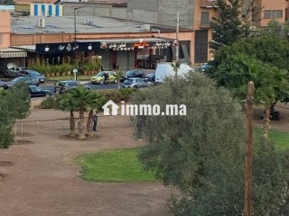Immeuble 3 étages Café à Hay Al Bahja.
Superficie 250 m².
Air conditionné - Appartement à vendre - Marrakech