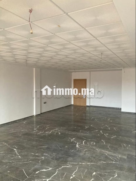 Bureaux en location à Hay izdihar. Surface de 75 m². Ascenseur - Location Immobilier - Marrakech - photo 6