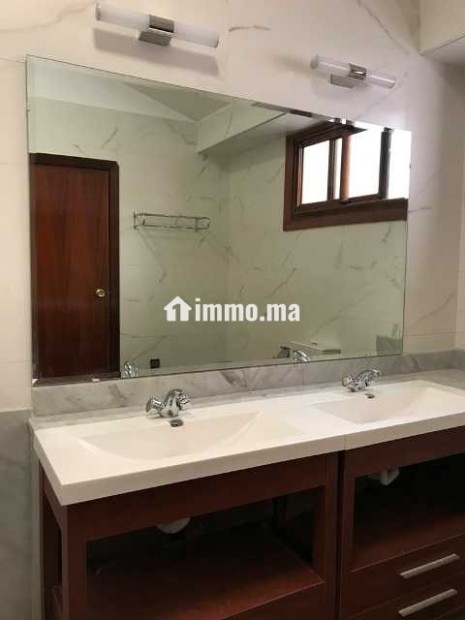 Villa d’architecte avec piscine à souissi - Location Immobilier - Rabat - photo 4