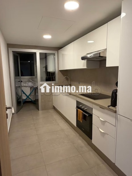 Grand appartement à louer dans le centre-ville de Tanger. Surface totale 90 m². Entièrement meublé - Location Immobilier - Tanger - photo 4