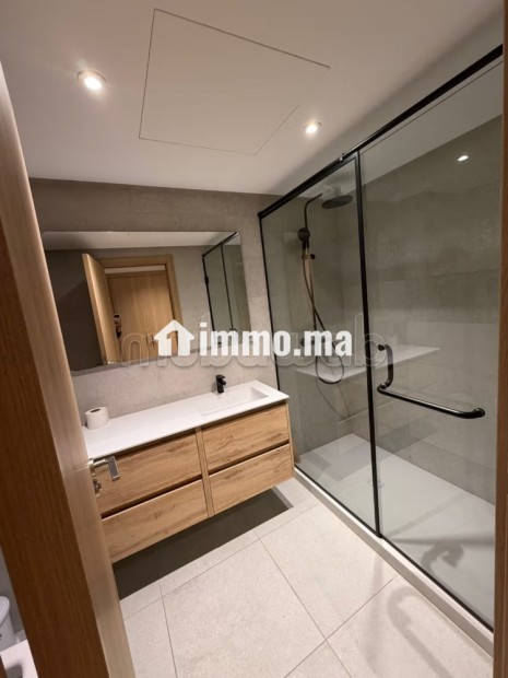 Grand appartement à louer dans le centre-ville de Tanger. Surface totale 90 m². Entièrement meublé - Location Immobilier - Tanger - photo 6