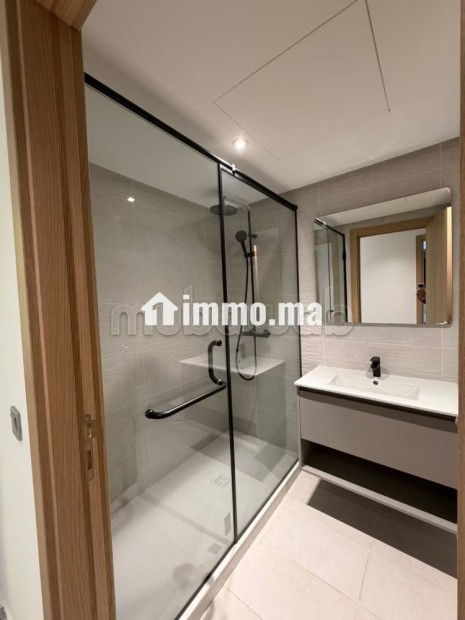 Grand appartement à louer dans le centre-ville de Tanger. Surface totale 90 m². Entièrement meublé - Location Immobilier - Tanger - photo 8