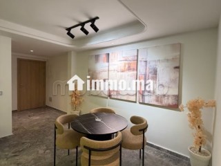 Grand appartement à louer dans le centre-ville de Tanger. Surface totale 90 m². Entièrement meublé - Appartement à louer - Tanger