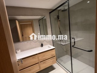Grand appartement à louer dans le centre-ville de Tanger. Surface totale 90 m². Entièrement meublé - Appartement à louer - Tanger