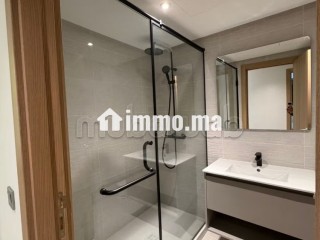 Grand appartement à louer dans le centre-ville de Tanger. Surface totale 90 m². Entièrement meublé - Appartement à louer - Tanger