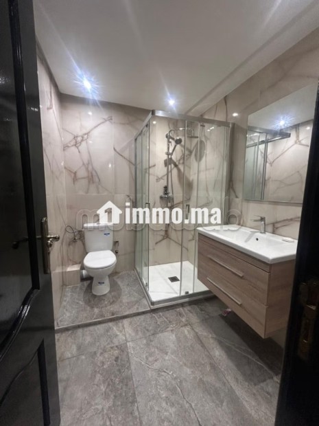 Appartement à vendre à Guéliz. 2 belles chambres. Parking et ascenseur - Vente Immobilier - Marrakech - photo 2