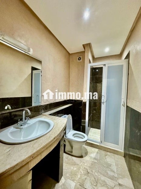 Superbe appartement à louer à Guéliz. Superficie 105 m². Système de parabole et résidence sécurisée - Location Immobilier - Marrakech - photo 6