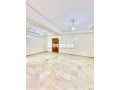 Superbe appartement à louer à Guéliz. Superficie 105 m². Système de parabole et résidence sécurisée - miniature 5