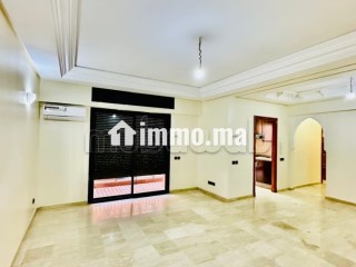 Superbe appartement à louer à Guéliz. Superficie 105 m². Système de parabole et résidence sécurisée - Appartement à louer - Marrakech