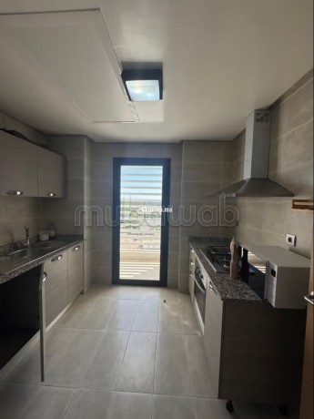 location-appartement-meuble-moderne-big-4