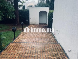 Bir kacem villa avec ch. Central et piscine à louer - Villa à louer - Rabat