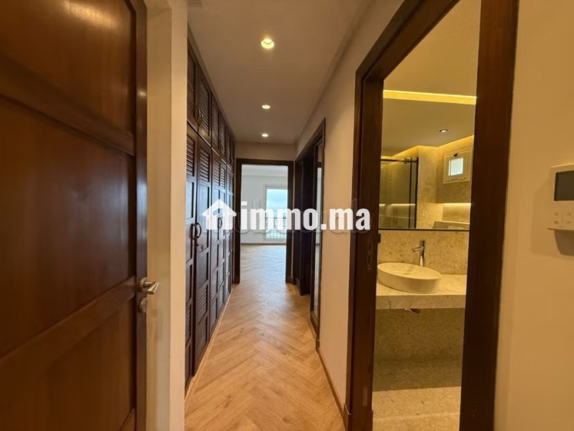 Ain diab/appart rénove 3 chambres vue mer - Location Immobilier - Casablanca - photo 7