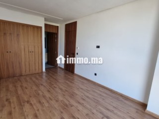 Appartement avec terrasse en étage supérieur CFC - Appartement à louer - Casablanca