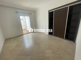 Très bel appartement familial de 178m2 avec grande terrasse de 50m2 à la location Vide à quartier Racine - Appartement à louer - Casablanca