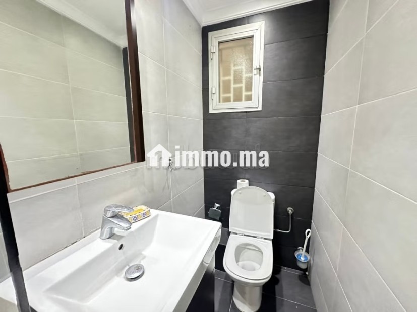 Très bel appartement 2 chambres à la location meublé dans une ruelle calme - Location Immobilier - Casablanca - photo 3