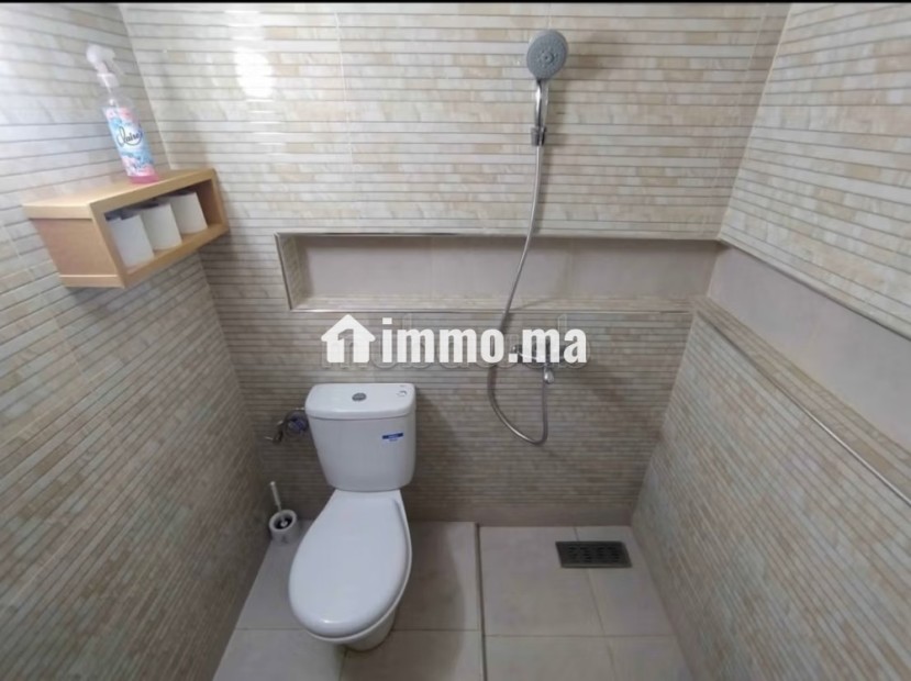 Location saisonnière à Azrou. 5 grandes pièces. Fenêtres avec double vitrage et porte blindée - Vente Immobilier - Azrou - photo 7