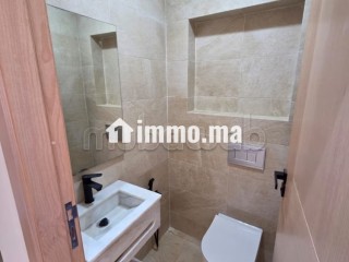 Location studio vide à l’oasis - Appartement à louer - Casablanca