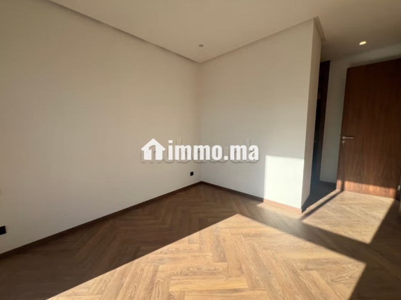 Appartement en location à Casablanca Finance City. 2 chambres. Porte blindée, salon marocain - Location Immobilier - Casablanca - photo 4