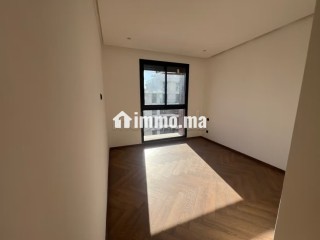 Appartement en location à Casablanca Finance City. 2 chambres. Porte blindée, salon marocain - Appartement à louer - Casablanca