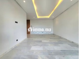 Appartement en location à Casablanca Finance City. 2 chambres. Porte blindée, salon marocain - Appartement à louer - Casablanca